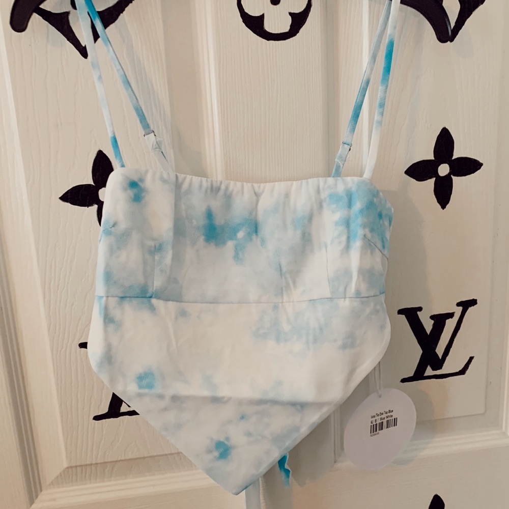 blue tie dye top
